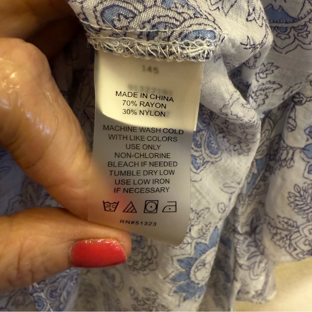 Vince Camuto Women’s Lightweight Flowy Blue Lilac and White Paisley Blouse sz XL - Picture 7 of 10